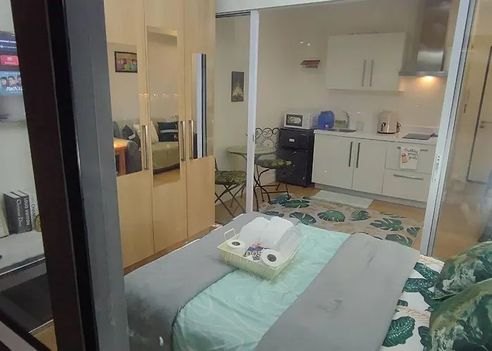Apartment Aveline Elite Rockwell View Acqua Private Residences Near Rockwell Makati *