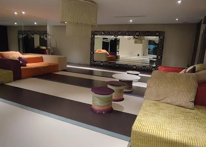 Aveline Elite Rockwell View Acqua Private Residences Near Rockwell Makati *